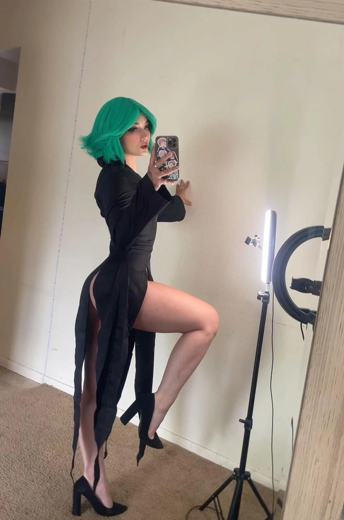 1170x1768 one punch man, tatsumaki (one punch man), caucasian, short hair, green hair, cosplay, thighs, standing, women, leg up, legs, non-nude, dress, selfshot, smartphone, high heels