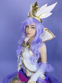 caucasien,cosplay,femme,gants,gants de coude,grosses lèvres,janna windforce,league of legends,piercing,piercing nez,rusty fawkes,tatouage,yeux bleu