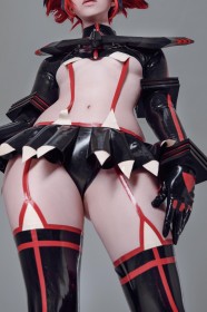 ami chan,bas,bretelles,caucasien,cheveux multicolores,cosplay,cuisses,debout,femme,gants,habits brillants,jarretelles,jupe,kill la kill,latex,matoi ryuuko,mini jupe,petits seins