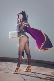 bekejacoba,bodystocking,cape,caucasien,cheveux brun,corps entier,cosplay,cul,debout,doigt sur la bouche,femme,fire emblem,jambes,nintendo,sangle de cuisse,talon aiguille