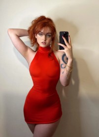 aisselle,caucasien,col roulé,cosplay,cuisses,debout,desiluted,femme,grosses cuisses,nami (one piece),one piece,robe,rousse,selfshot,tatouage,vernis mains