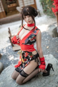 à genou,asiatique,bas,bas de lingerie,cheveux brun,cheveux court,chinoise,cleavage,corps entier,cosplay,cuisses,culotte,dehors,femme,frange,gants,gants sans doigts,gros seins,habits chinois,mizhimaoqiu,original,talon aiguille