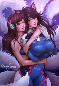 2 filles,ahri,animal humanoide,aroma sensei,blizzard entertainment,calin,casque audio,cheveux brun,cheveux chatain,combinaison,d.va,debout,fille anime,fille renard,frange,gants,gros seins,groupe de filles,league of legends,marque au visage,multiples queues,non-nude,oreilles animaux,overwatch,queue,sourire,yeux jaune,yeux marron,yuri