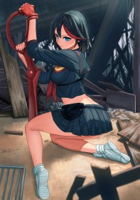 à genou,arme,cheveux court,cheveux multicolores,corps entier,cuisses,épée,fille anime,jambes,jupe,kill la kill,matoi ryuuko,mèche entre les yeux,mini jupe,non-nude,regarde derrière,uniforme scolaire,yeux bleu