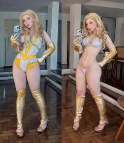 caucasien,cheveux blond,cleavage,cosplay,debout,femme,leotard,maria fernanda (fegalvao),multiples vues,non-nude,selfshot,smartphone,starlight (the boys),talon aiguille,the boys