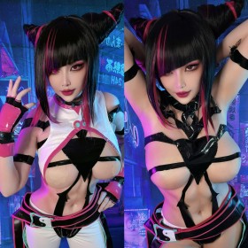 aisselle,asiatique,bras levés,capcom,cheveux brun,cheveux multicolores,cosplay,femme,frange,gants,gants sans doigts,gros seins,hana bunny,juri han,multiples vues,non-nude,rouge a lèvres,street fighter,yeux violet