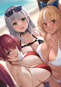 3 filles,à la plage,bikini,cheveux blond,cheveux gris,cheveux rouge,cleavage,dehors,fille anime,frange,gros seins,groupe de filles,heterochromia,hololive,houshou marine,lunette de soleil,noeud à cheveux,non-nude,oreilles pointues,queue de cheval,seins énormes,shiranui flare,shirogane noel,sourire,yeux orange,yeux vert