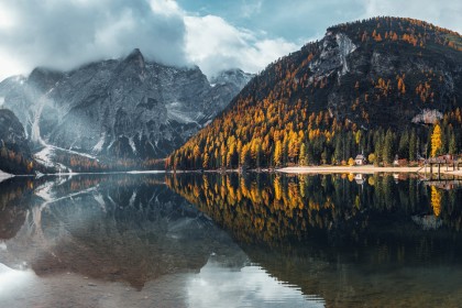 arbres,eau,italie,lac,montagne,nature,paysages,réflexion