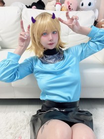 asian,sitting,blonde hair,short hair,cosplay,double v,women,bangs,skirt,memcho,non-nude,oshi no ko,tattoo,peace sign,blue eyes