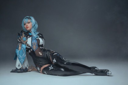 sitting,hairband,thighhighs,boots,thigh boots,caucasian,blue hair,cosplay,eula (genshin impact),women,genshin impact,non-nude,lipstick,shirogane-sama