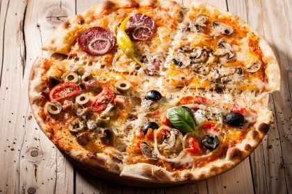 mushroom,chorizo,cheese,food,onion,olive,pizza,tomato