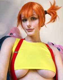 caucasien,cheveux court,cosplay,femme,gros seins,nintendo,ondine,pokemon,rouge a lèvres,rousse,tniwe,underboob,yeux bleu