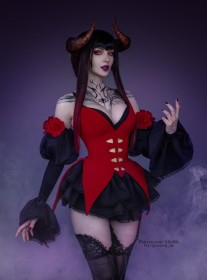 background violet,bas,bas de lingerie,caucasien,cheveux brun,cheveux multicolores,cleavage,cornes,cosplay,demon,eliza (tekken),femme,fille demon,frange,gros seins,rouge a lèvres,tatouage,tekken,vampire,vernis mains,xenoncos