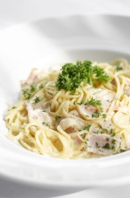 carbonara,herbe aromatique,nourriture,pates,spaghetti