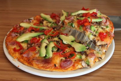 avocat,champignon,fromage,jambon,nourriture,pizza,tomate