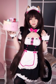 bandeau,caticornplay,caucasien,cheveux brun,chocola (nekopara),cosplay,femme,frange,nekopara,oreilles animaux,serveuse,très long cheveux,yeux marron